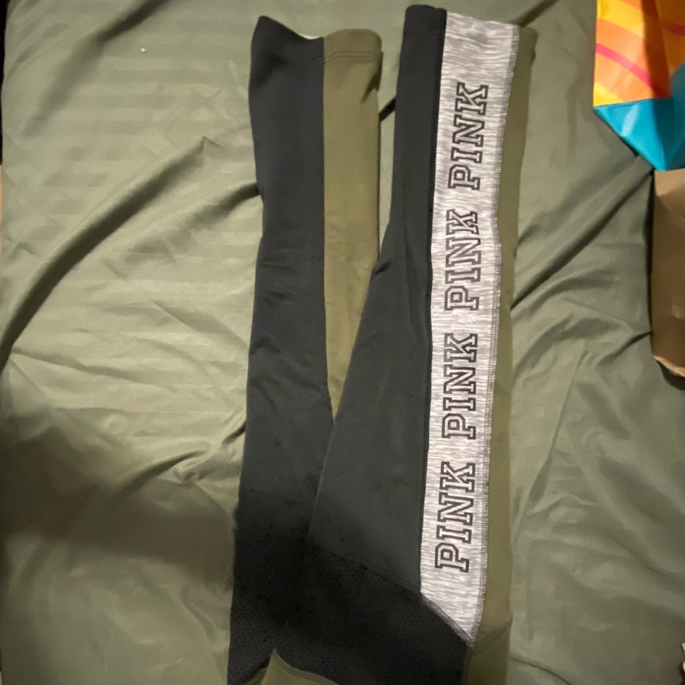 LNWOT PINK high waisted olive leggings
